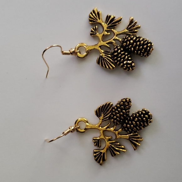 3/$20 | Pine cone earrings - Picture 5 of 5